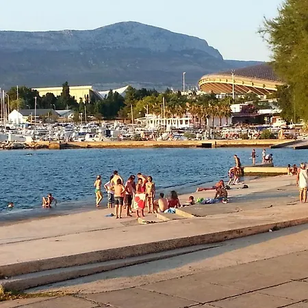 فيلة Luxury With A Swimming Pool - 13408