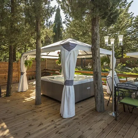 فيلة Luxury With A Swimming Pool - 13408 *