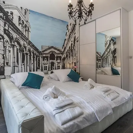 Luxury With A Swimming Pool - 13408 * سبليت