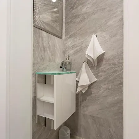 فيلة Luxury With A Swimming Pool - 13408 *