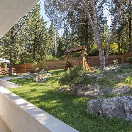 Luxury With A Swimming Pool - 13408