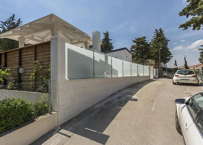 Luxury With A Swimming Pool - 13408 Villa Split