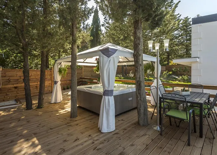Villa Luxury With A Swimming Pool - 13408 *