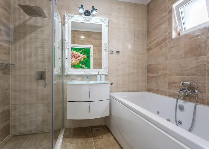 Luxury With A Swimming Pool - 13408 Villa
