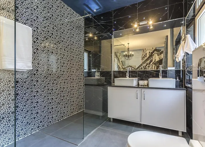 Luxury With A Swimming Pool - 13408 Villa *
