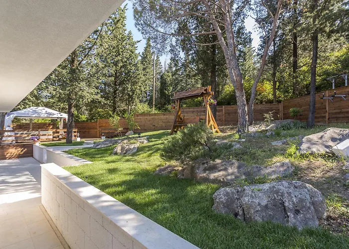 Luxury With A Swimming Pool - 13408