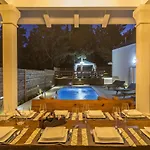 Luxury With A Swimming Pool - 13408