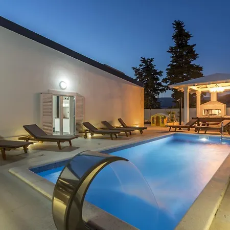 Βίλα Luxury With A Swimming Pool - 13408 Σπλιτ