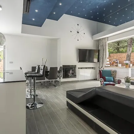Luxury With A Swimming Pool - 13408 Βίλα Σπλιτ