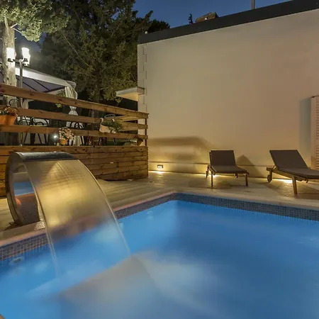 Luxury With A Swimming Pool - 13408 Βίλα
